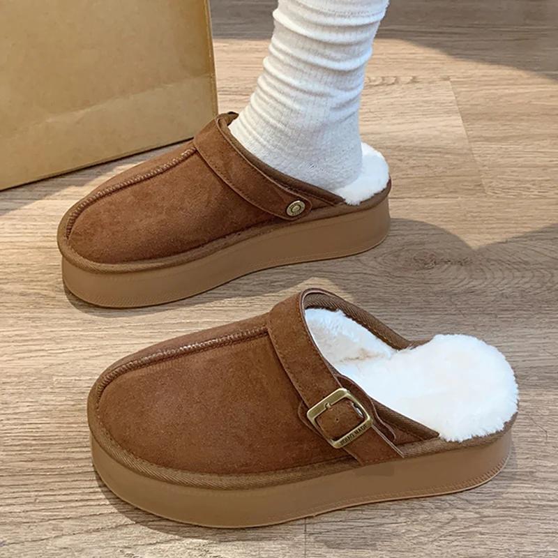 Замшевые женские хлопковые тапочки на платформе, дизайнерские короткие плюшевые повседневные туфли на плоской подошве, модные теплые зимние туфли-мюли 2025 года для снега