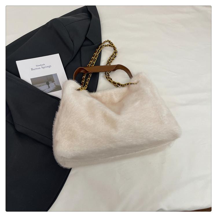 Versatile High-end Plush Fashion Commuter Foreign Style Chain Single Shoulder Crossbody Women's Bag 2025 Autumn Portable Underarm Bag