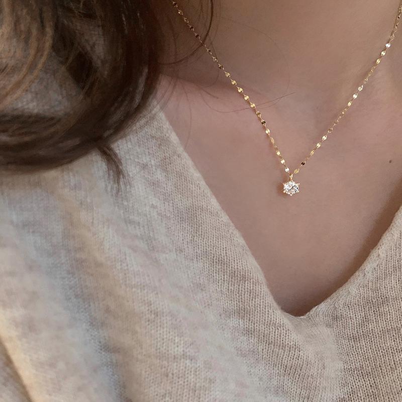 2025 New Fashion Simple Simple Fresh Six Claw Necklace Female Temperament Personality Collarbone Chain Jewelry