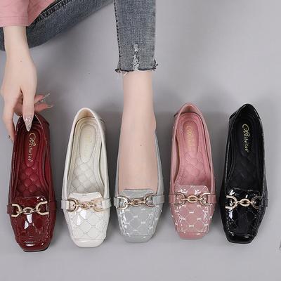 Мода 2024 Новые лаковые кожаные туфли-лодочки Женские однотонные металлические декоративные туфли на плоской подошве с квадратным носком Женская обувь с мелким вырезом