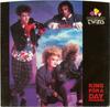 7-дюймовая пластинка THOMPSON TWINS - King For A Day AS19450 Arista 1985 США Танцевальная и Электронная Б/У