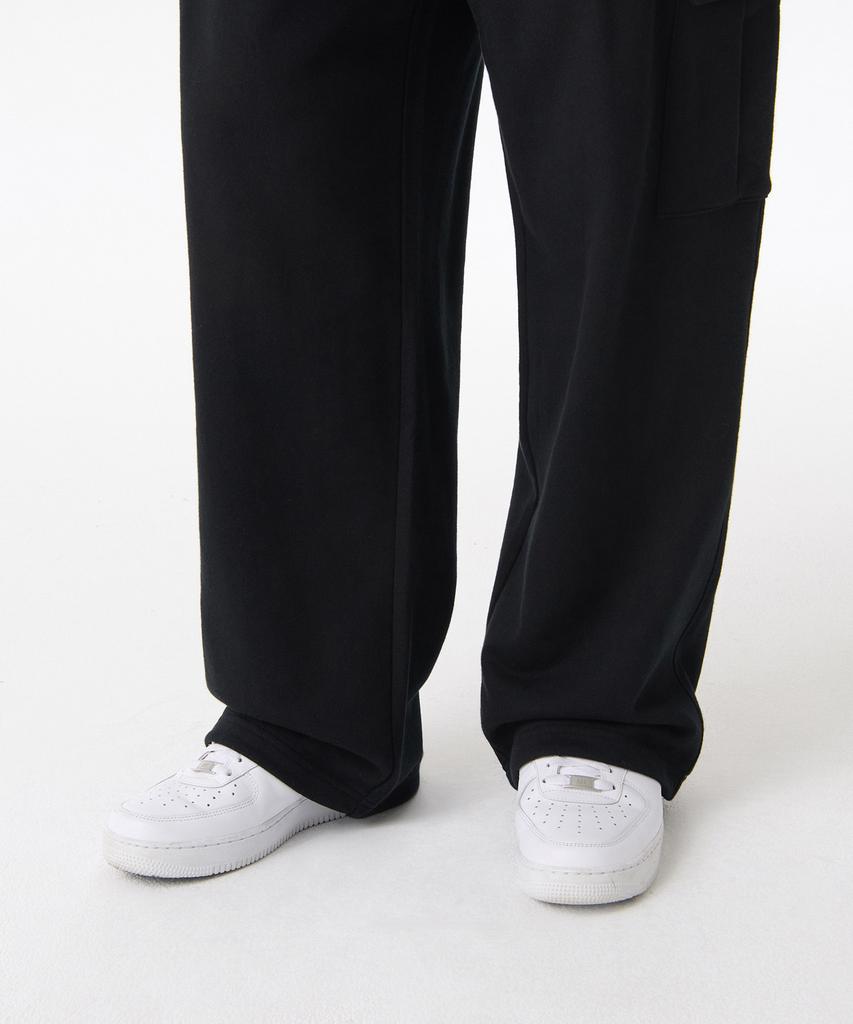 MUSINSA STANDARD One-Pleat Wide Cargo Sweatpants [Black]