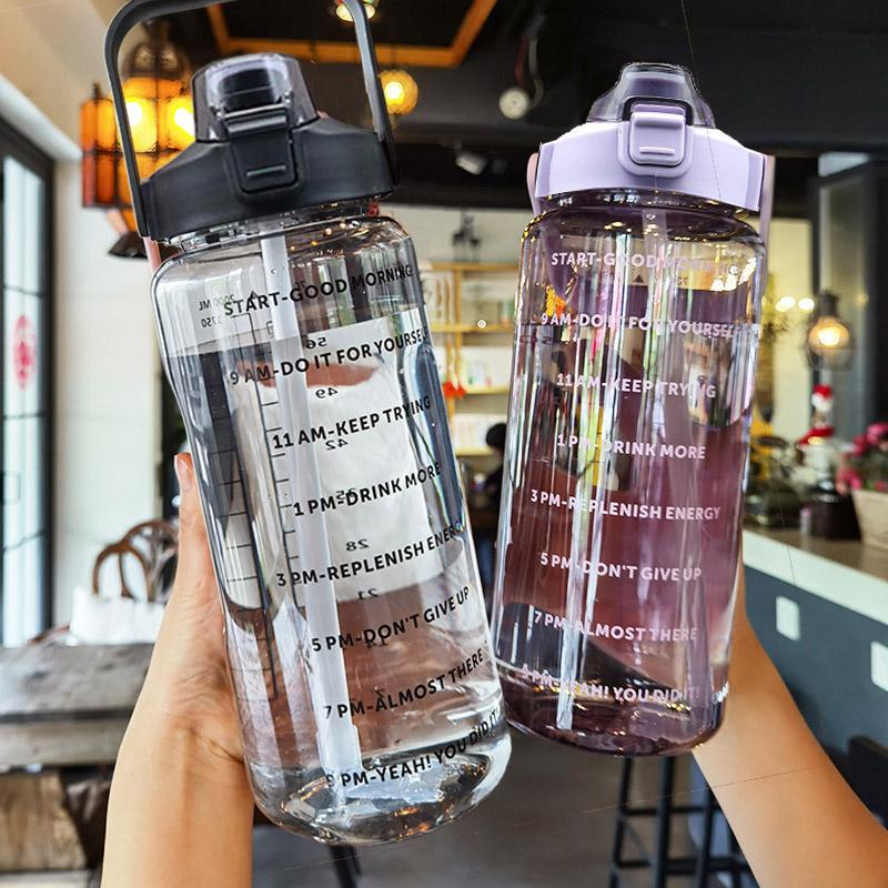 2000 мл Большая емкость для хранения, космическая кружка со шкалой и трубочкой, переносная пластиковая бутылка для воды для спорта, большая бутылка для воды