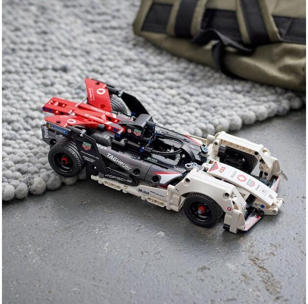 LEGO Technic 42137 Формула E Porsche 99X Electric