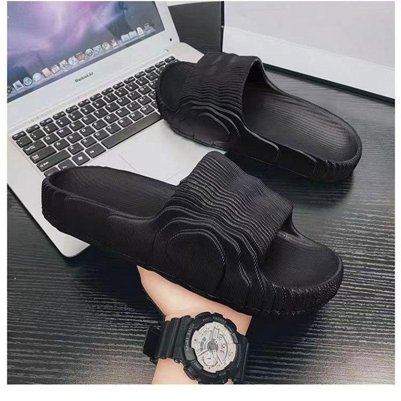 Модные мягкие домашние тапочки для пар, летние домашние нескользящие тапочки для ванной, сандалии для отелей, однотонные мужские и женские шлепанцы на плоской подошве