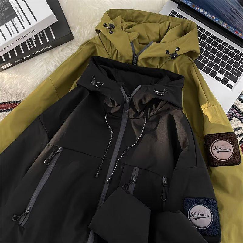 Men's Trendy Waterproof Mountain Windbreaker Jacket - Functional, Loose-Fit Outdoor Mountaineering and Workwear Style