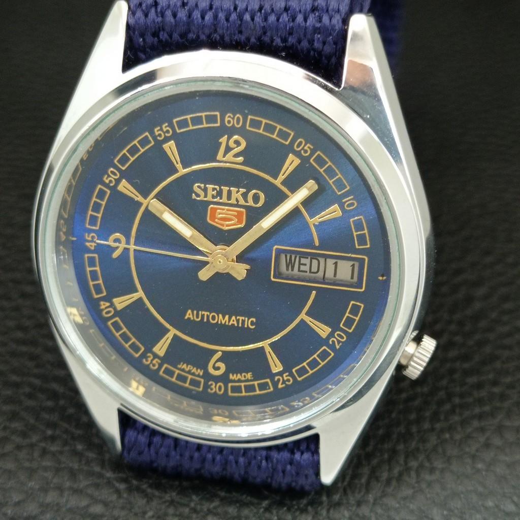ЯПОНСКИЕ ВИНТАЖНЫЕ ОТРЕМОНТИРОВАННЫЕ АВТОМАТИЧЕСКИЕ МУЖСКИЕ ЧАСЫ SEIKO 5 7009A С СИННИМ ЦИФЕРБЛАТОМ a445827-1