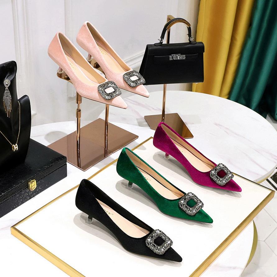 237-K83 банкетные женские туфли в европейском и американском стиле, тонкий каблук, средний каблук, мелкий вырез, острый носок, замша с утолщением, металлическая пряжка со стразами