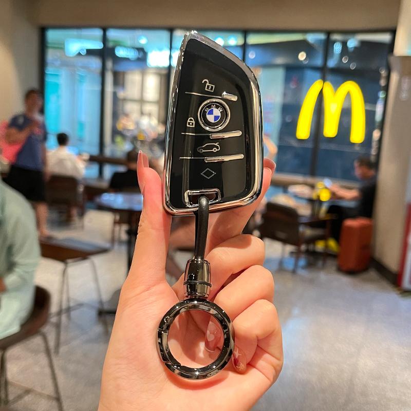 DKHN5 TPU Car Key Case Cover Shell Protection Bag Car Sticker For BMW F20 G20 G30 X3 X4 X5 G05 X6 X7 G11 F15 F16 G01 G02 F48 Keychain