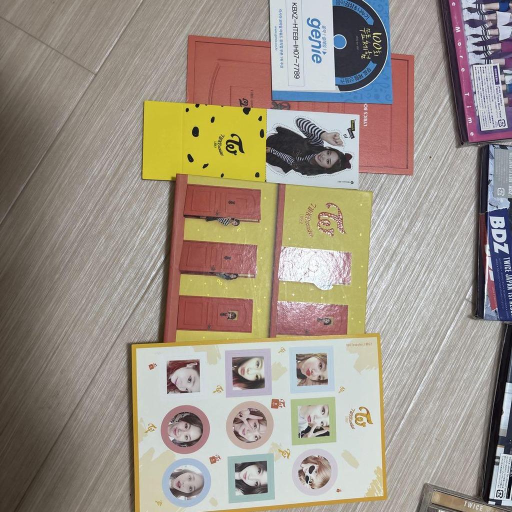 [USED] TWICE Wake Me Up CD with Limited Bonus