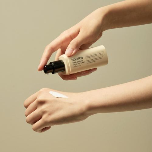 [DOCTOB] Веганский солнцезащитный крем Vinifera Biome SPF 50+ PA++++, 50 мл