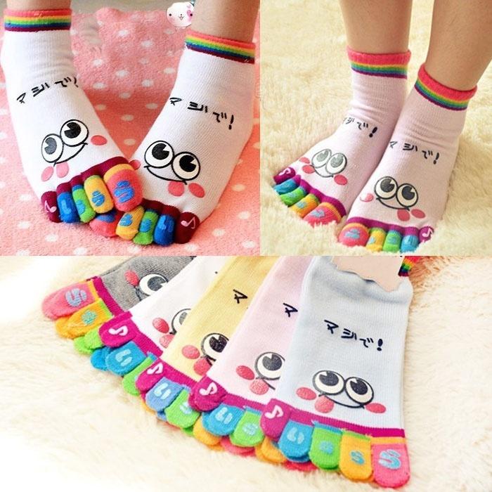 1 пара / 5 пар Мультяшные Милые Kawaii Улыбка Женские Носочки для Пальцев Повседневные 3D Арт Гольфы Новый Цвет Случайный!!