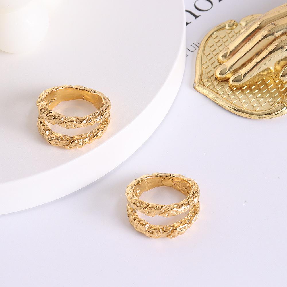 Брендовое универсальное кольцо из титановой стали с 18-каратным золотым покрытием, вдохновленное европейским и американским стилем, двухслойное, кованое, из тисненой фольги - не тускнеющее, кольцо на мизинец