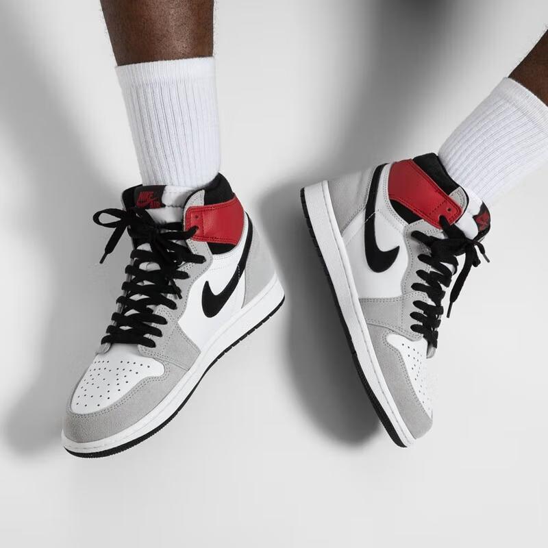 Jordan 1 Ретро Высокий Свет Дымчато-серый GS 575441-126