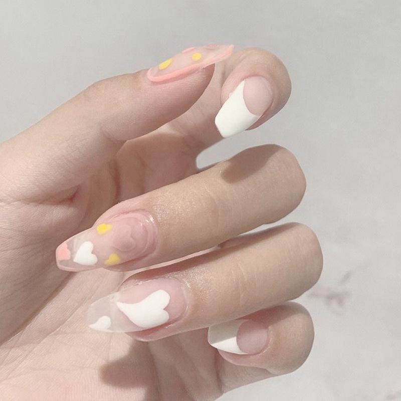 Накладные ногти в европейском и американском стиле: Розовое и белое персиковое сердце, ледяная прозрачность, ультратонкий, романтичный дизайн.