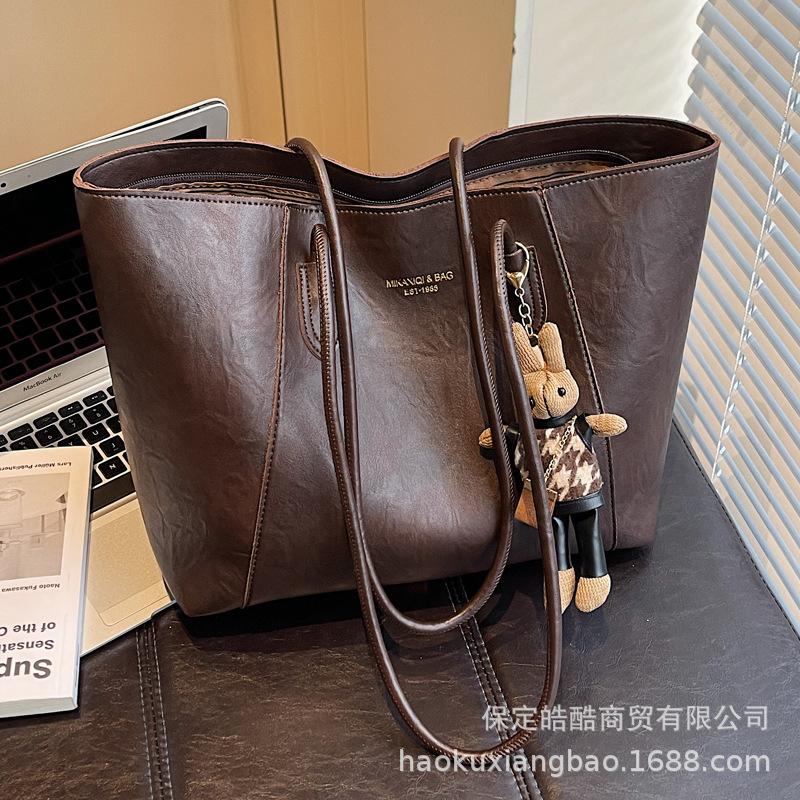 Сумка в стиле ретро премиум-класса женская осенне-зимняя 2025 популярная текстура универсальная наплечная сумка большой вместимости тоут большая сумка