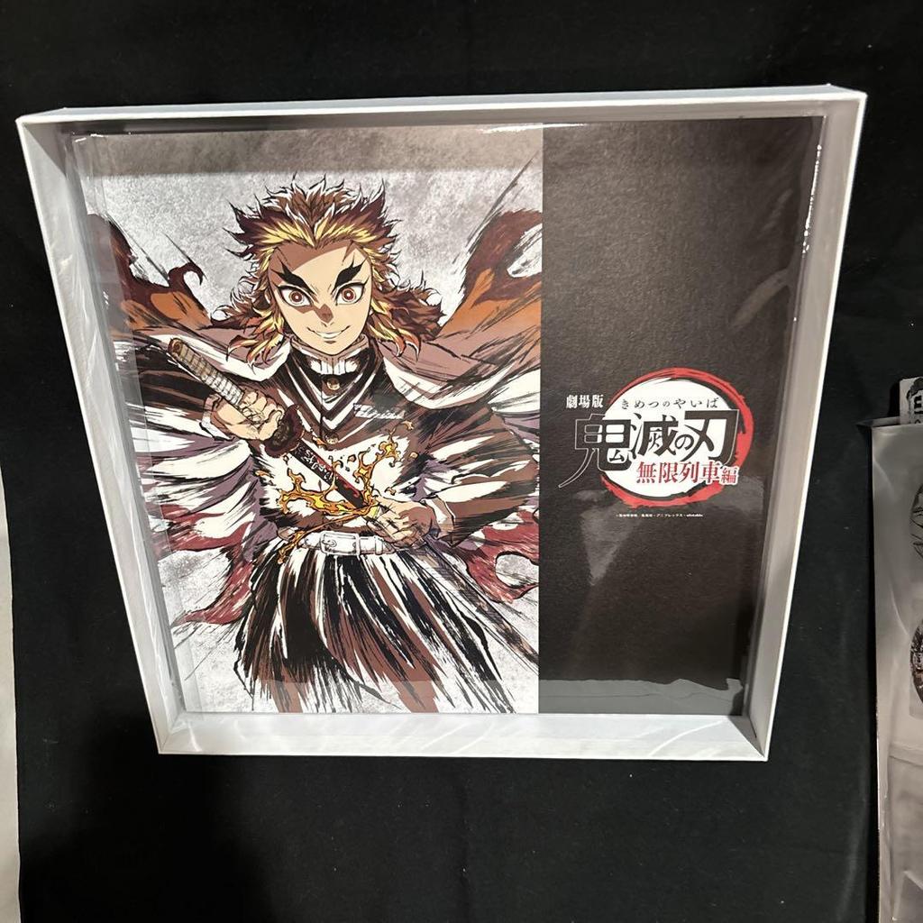 [ИСПОЛЬЗОВАН] Убийца демонов: Клинок, рассекающий демонов: Поезд «Бесконечность». Коллекция «Искусство большого экрана». Издание Делюкс