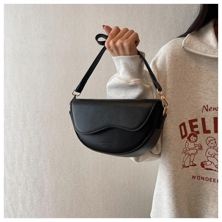 Small Leather Saddle Armpit Bags for Women Chain Shoulder Crossbody Bag Ladies Vintage Underarm Handbags Bolsa