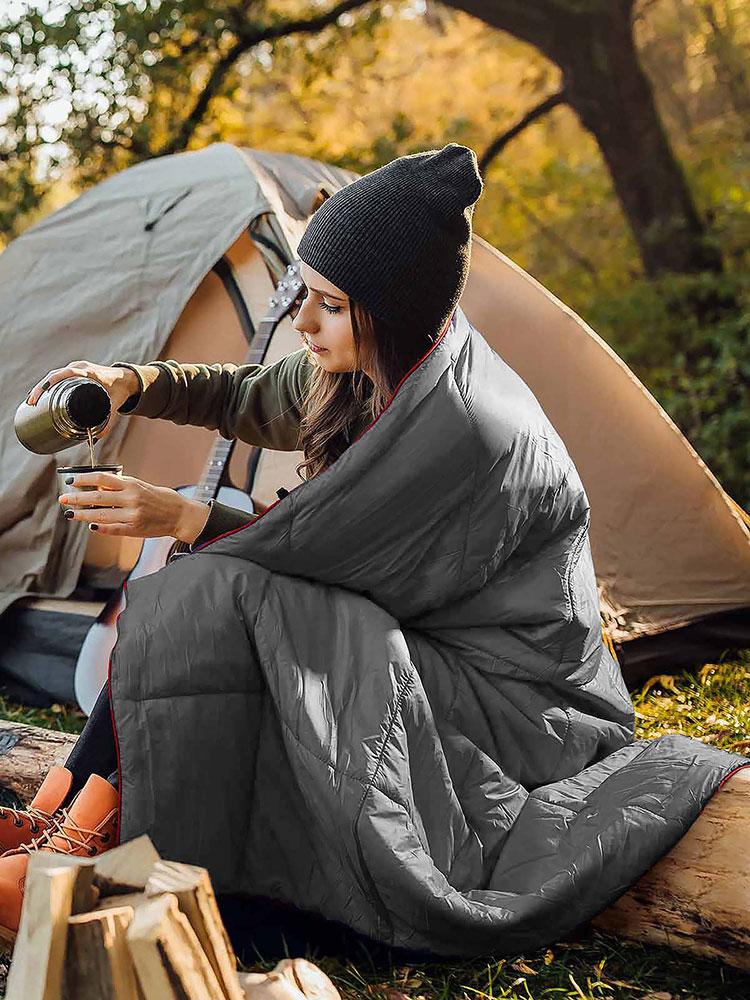 Outdoor Thermal Blanket Picnic Rug Checkered Quilted Waterproof Portable Picnic Carpet Wearable Beach Grassland Outdoor