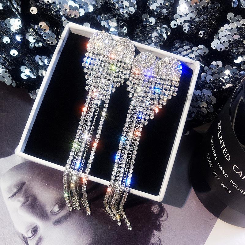 Серьги-подвески в форме сердца из серебра 925 пробы — модные, универсальные и в корейском стиле с акцентами из стразов