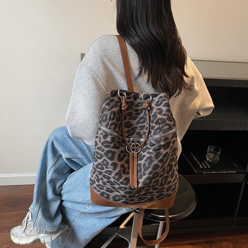 Новая ретро сумка-шоппер с леопардовым принтом большой вместимости, нишевая, с чувством высокого класса, легкий и простой рюкзак для путешествий на короткие расстояния