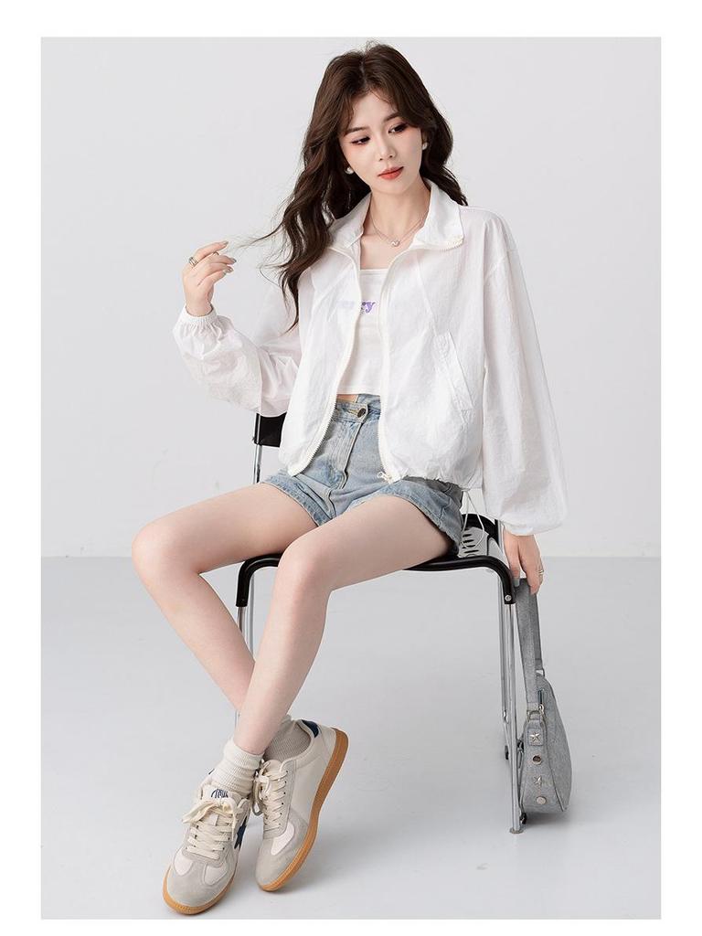 Women's Summer Lightweight Lapel Sunscreen Jacket: Short, Breathable, and Casual Sun Protection Top.