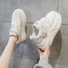 2025 весна маленькие белые туфли женские толстая подошва увеличивающие рост маленький размер увеличивающие рост спортивные женские туфли повседневные туфли на платформе маффин