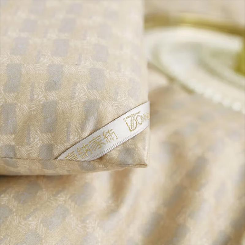 Donner Home Textiles All-Season Honeycomb Wool Quilt