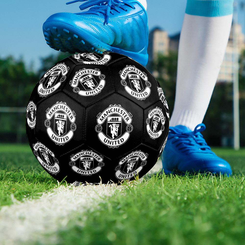 Man Utd logoSoccer Ball Colorful All Ages Machine Stitched PVC Competition Ready Durable High-Bounce