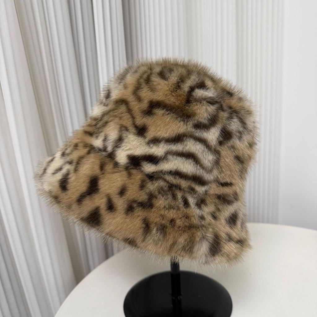 Winter leopard print bucket hat women's retro thickened warm furry basin hat European and American street casual versatile basin hat