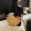 Новая простая модная соломенная сумка большой вместимости 2025 весна, женская сумка с нишевым дизайном через плечо, повседневная сумка-ведро