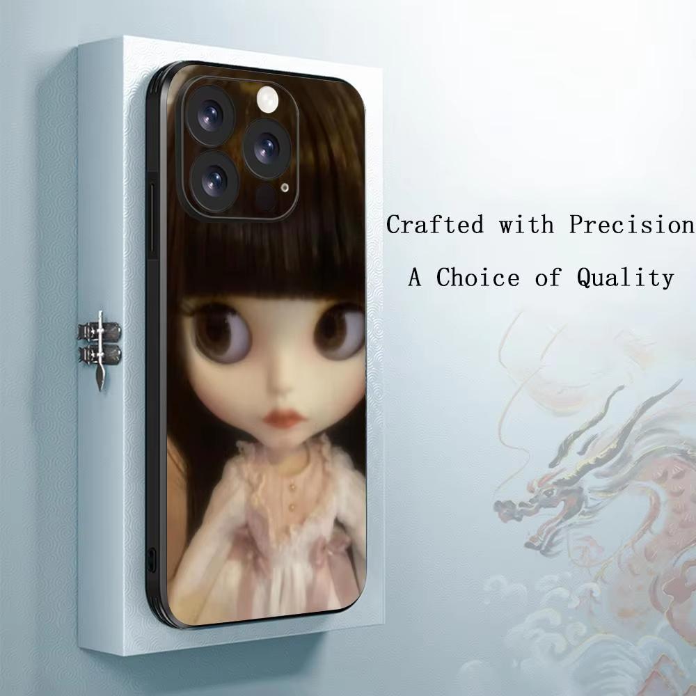 Bl-ytheS Милый дизайн модной куклы Чехол для телефона Для iPhone 17 16 16e 15 14 13 12 11 Plus Mini Pro Max Мягкий черный Ударопрочный чехол