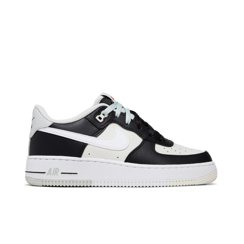 Nike Air Force 1 '07 LV8 для школьников 'Split - Black Phantom' (унисекс) Черные / Фантомные / Белые / Светло-серебристые Детские скейтбордические кроссовки FB9035 002