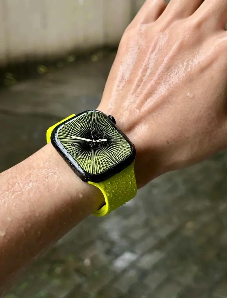 Silicone magnetic strap without buckle, suitable for Apple Watch series 1-9, SE / 10, 42-44-45-46-49mm