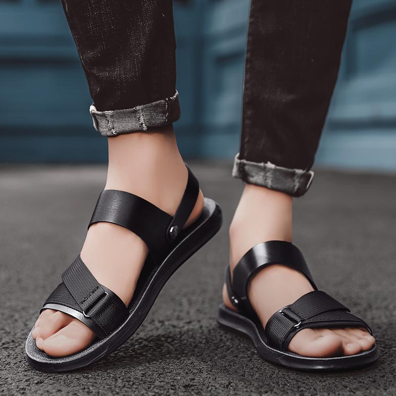 Модная мужская повседневная обувь, летняя пляжная обувь, мужские сандалии, кожаные черные сандалии для мужчин, мягкая повседневная обувь на плоской подошве, мужские тапочки