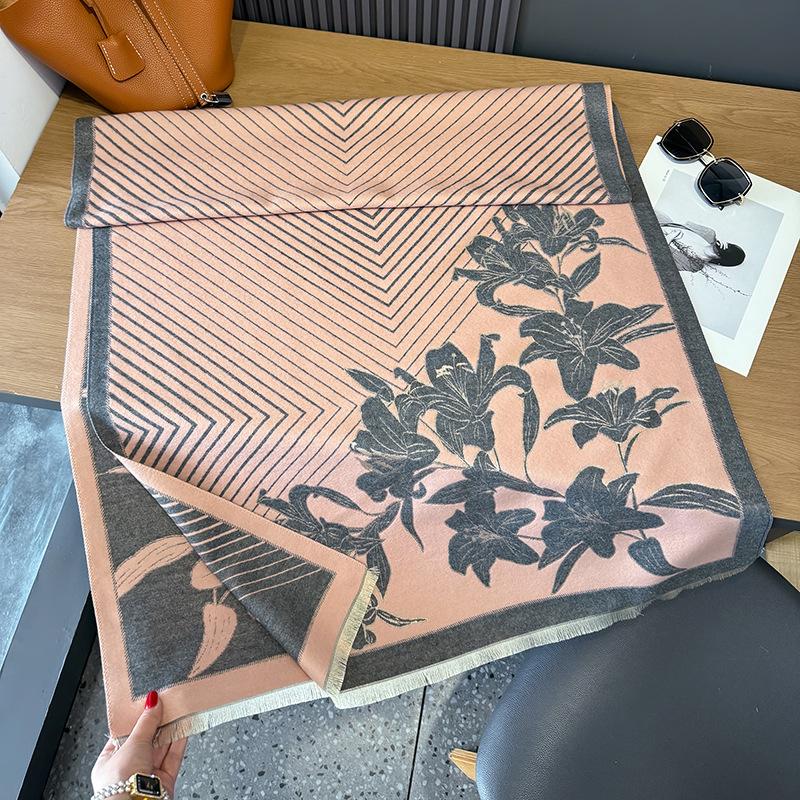 Camellia Contrasting Color Double-Sided Scarf Winter High-End Warm Shawl