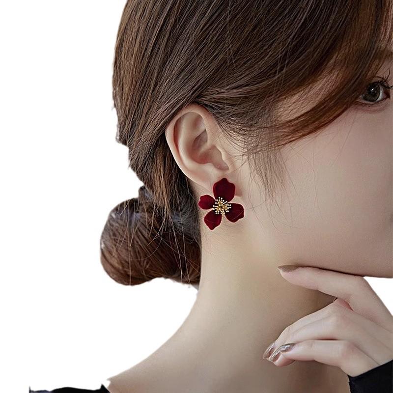 Retro Red Earrings for Women, Niche Design, High-end Small Fragrance Style Earrings, Flower Earrings