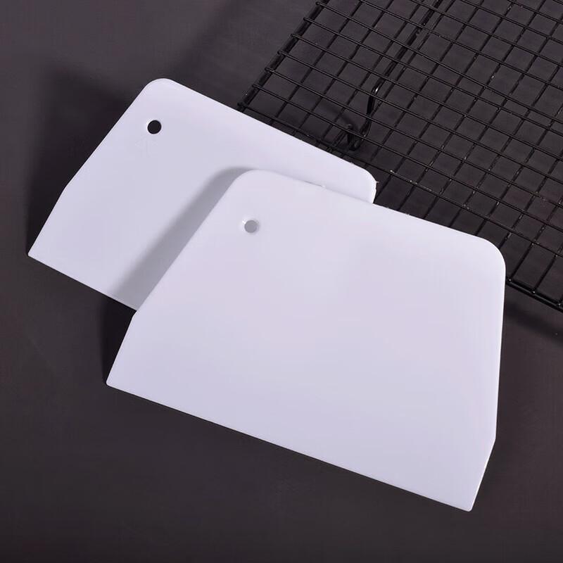 Пластиковый набор скребков для теста и торта