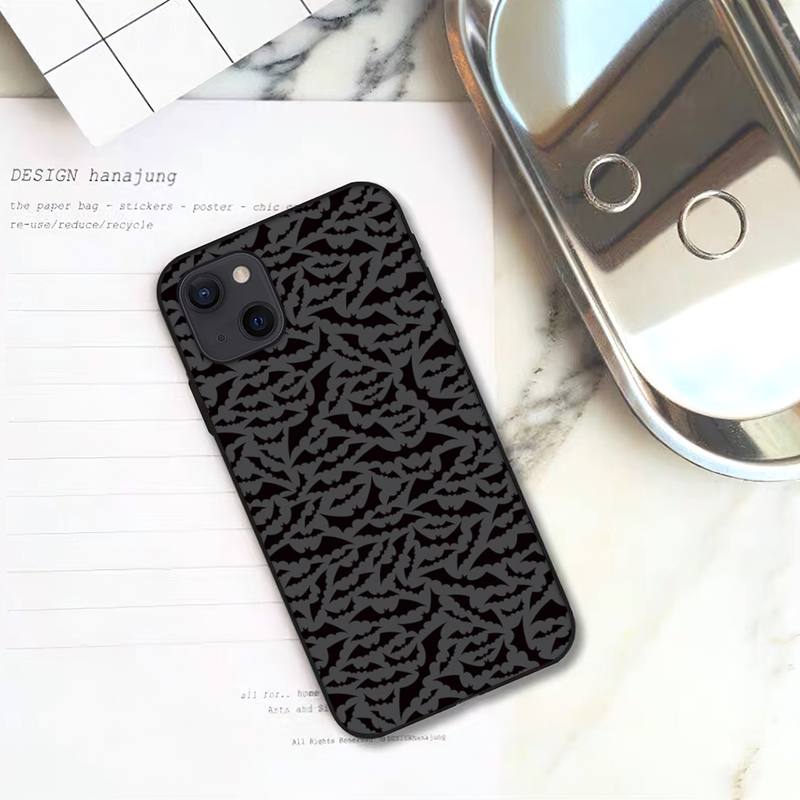 Черный чехол с рисунком летучих мышей для iPhone 11 12 Mini 13 14 15 Pro XS Max X Plus SE XR Shell