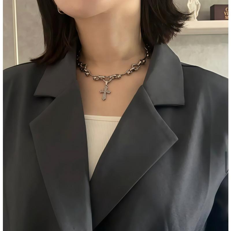 Heavy Industry Arc Love Handmade Chain Metal Punk Cross Necklace Men's and Women's Collarbone Chain Necklace