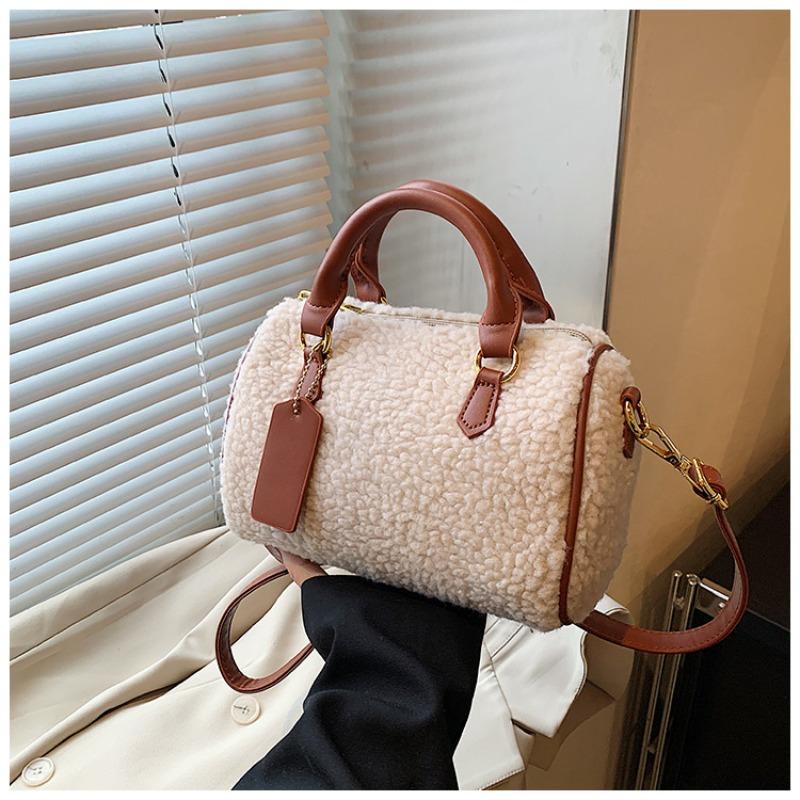 Осень и зима новая нишевая сумка женская плюшевая сумка-подушка повседневная портативная на плечо сумка-мессенджер