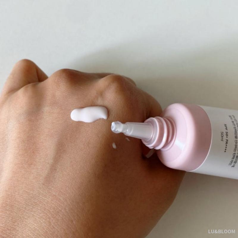 ROUND LAB Камелия Глубокий Коллаген Укрепляющая Солнечная Сыворотка SPF50+ PA++++ 50мл (+Бесплатный подарок)