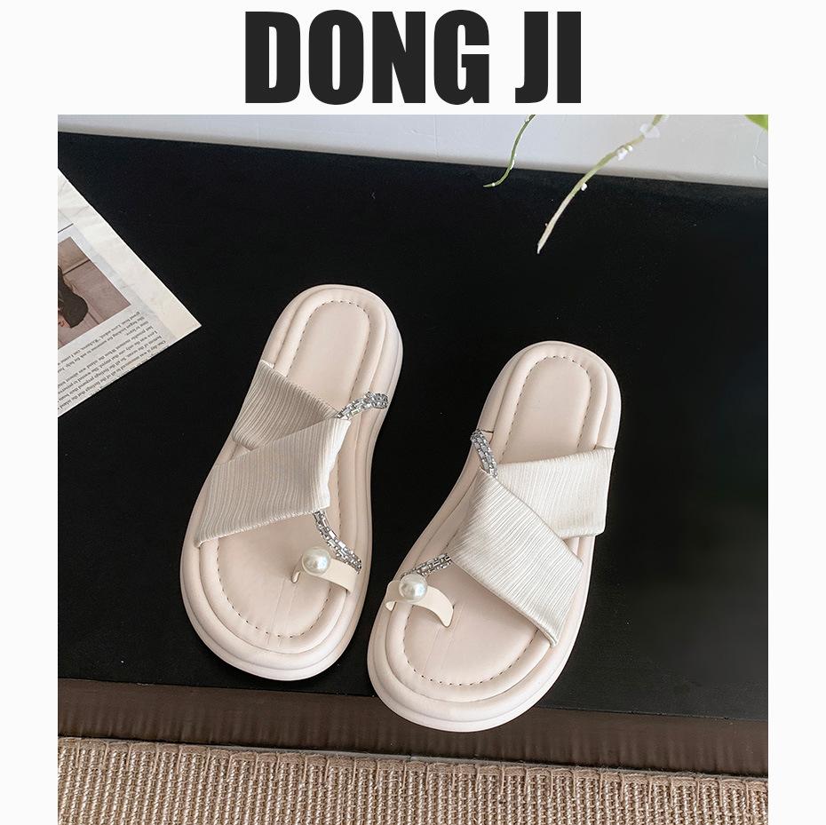 Тапочки на толстой подошве женские летние 2025 года, новая корейская версия, верхняя одежда, нишевая, металлический цветок, закрывающий носок, модные, с открытым носком, классные тапочки