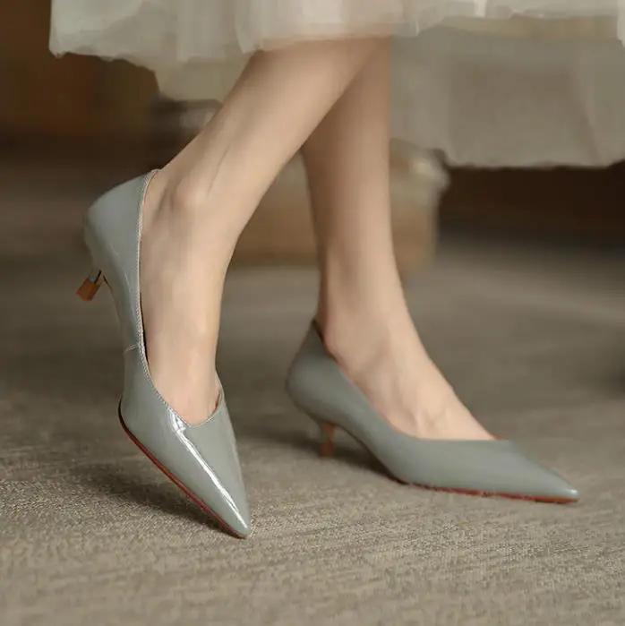 Туфли-лодочки из лакированной кожи женские туфли-шпильки профессиональные туфли новые серые туфли с острыми каблуками женские туфли на среднем каблуке