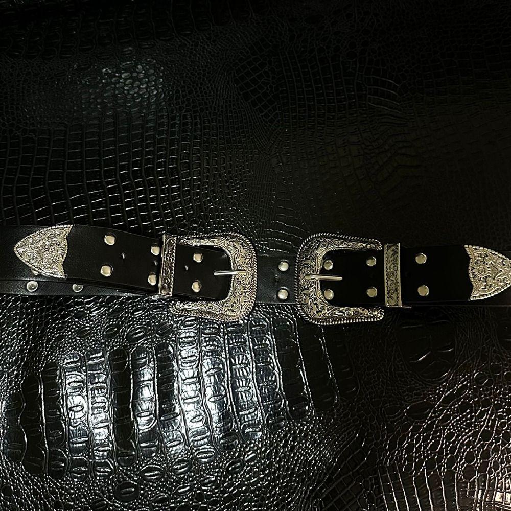 Vintage Women's Rivet Belt Black Dress Jeans Belt Fashionable Leather Waist Belt Streetwear