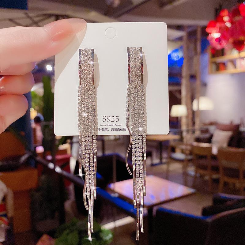 Diamond-studded Fairy Earrings Fashion Sense of Temperament Super Fairy Tassels Show Thin Earrings Exaggerated Earrings.