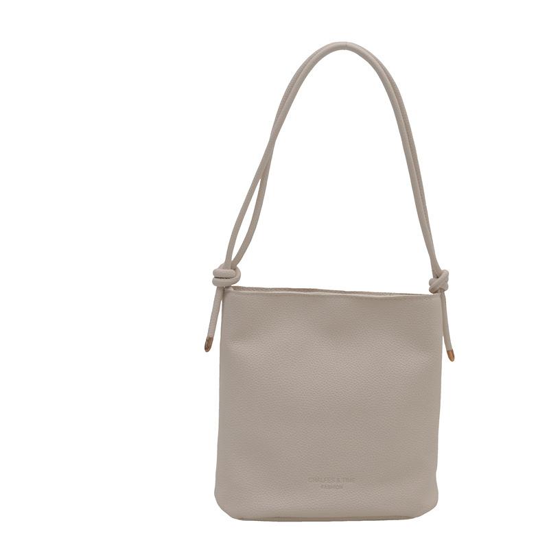 Однотонная простая повседневная сумка-ведро через плечо в этом году популярная ретро-сумка большой вместимости 2024 года, новая осенняя женская сумка-ведро через плечо