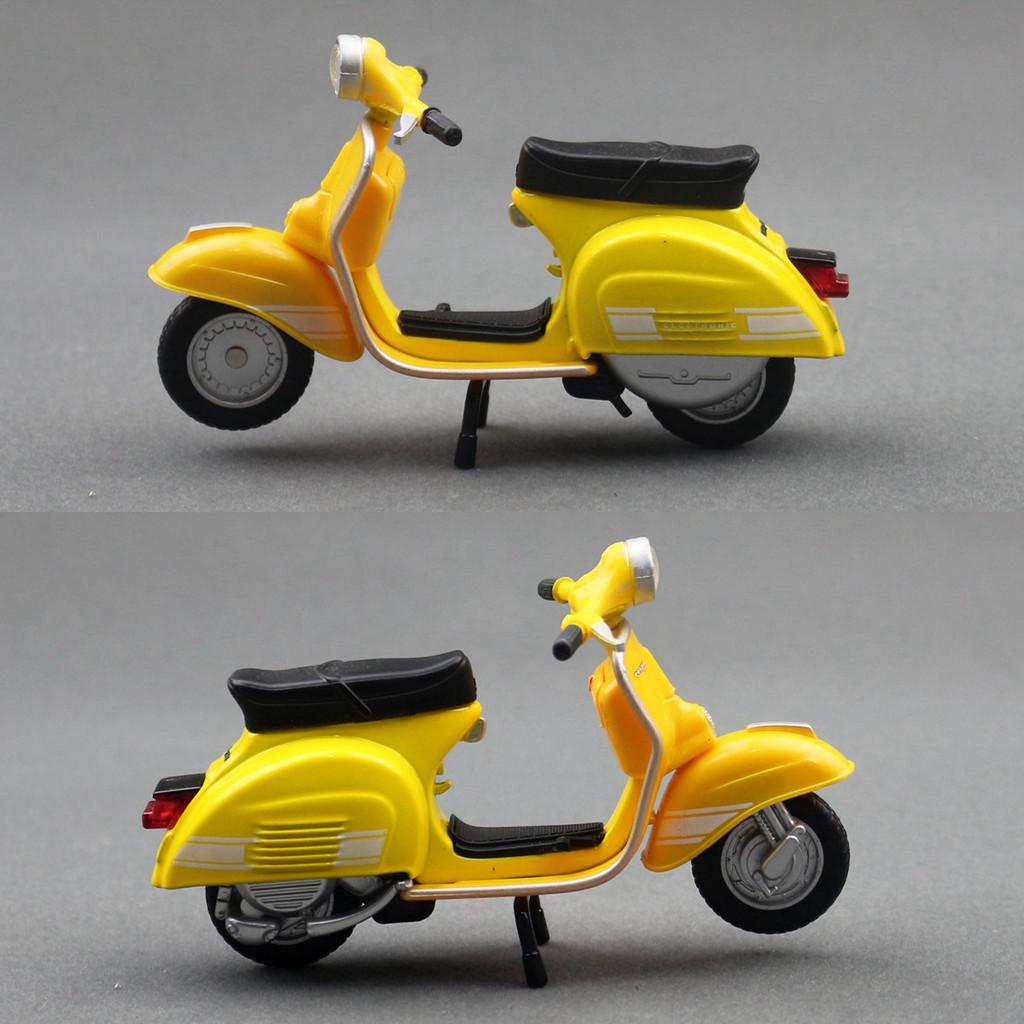 Металлическая модель мотоцикла Vespa Игрушка для детей с инерционным механизмом