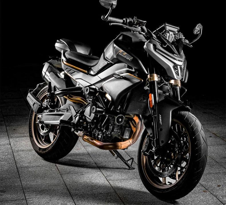 Защитная сетка радиатора двигателя мотоцикла CFMOTO 800NK от насекомых.