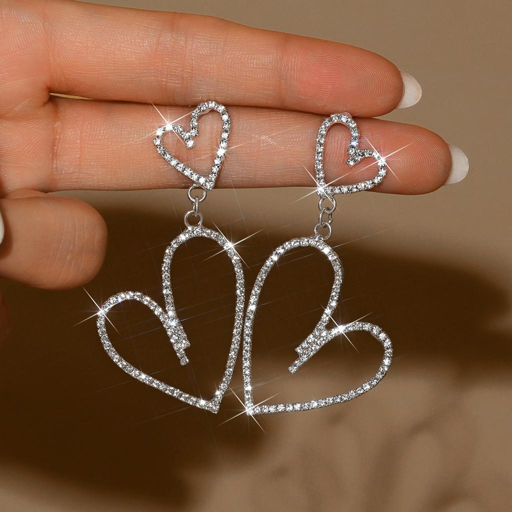 Exaggerated hollow out heart-shaped rhinestone earrings suitable for girls to wear daily, give gifts on holidays and birthdays